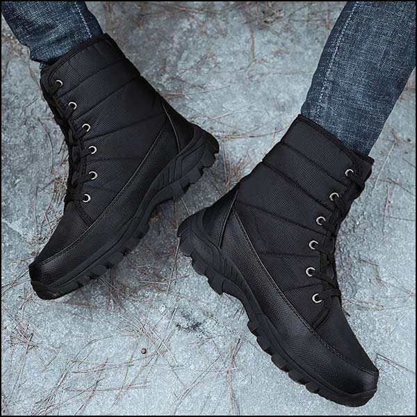 Unisex Black Quilted Insulated Snow Boots