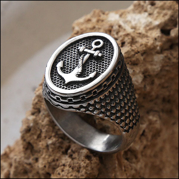 Men's Vintage Anchor Ring with Chain Detail