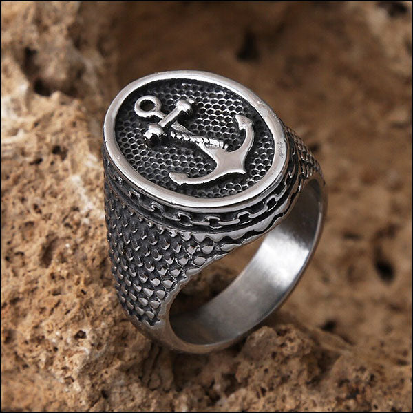 Men's Vintage Anchor Ring with Chain Detail