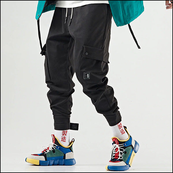 Men's Black Loose Fit Tapered Cargo Pants